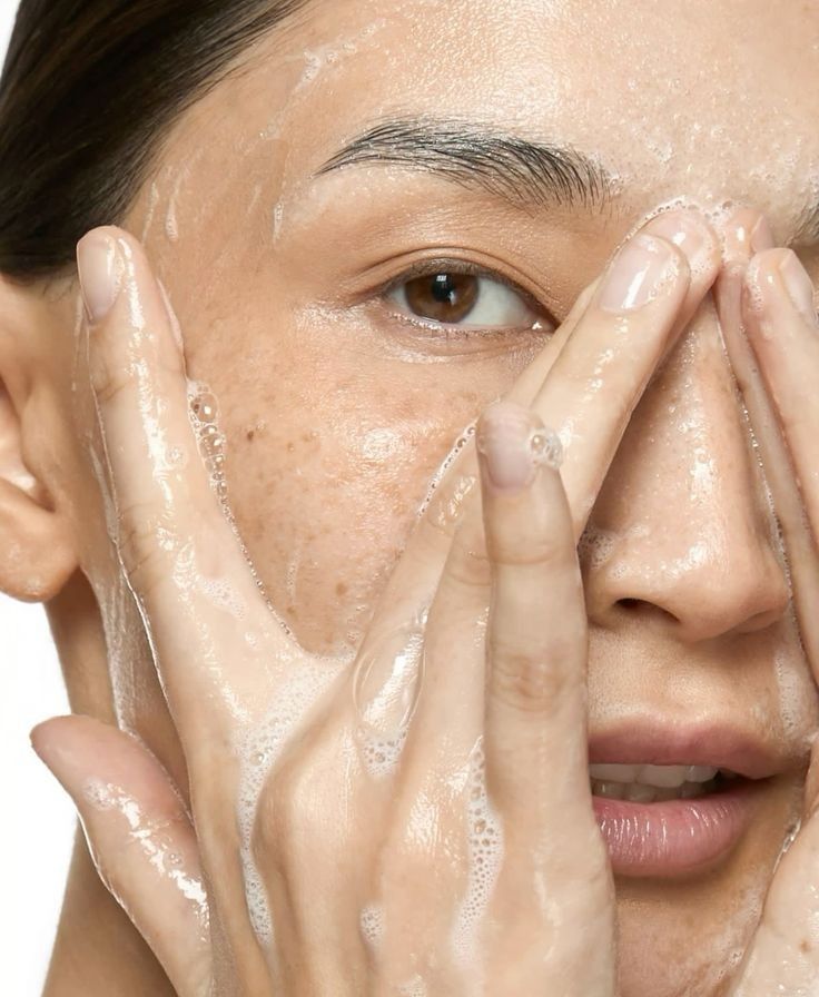 Découvre les bienfaits du double nettoyage dans la skincare coréenne